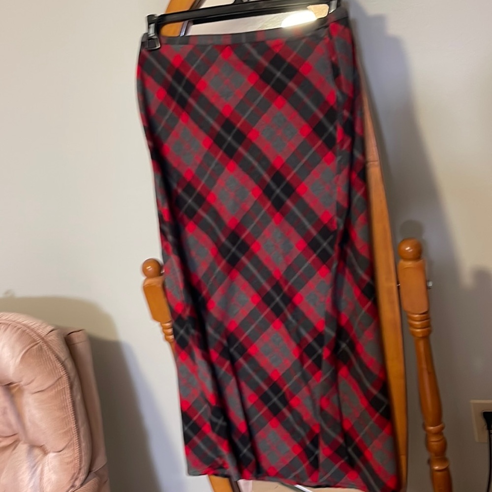 Lady skirts